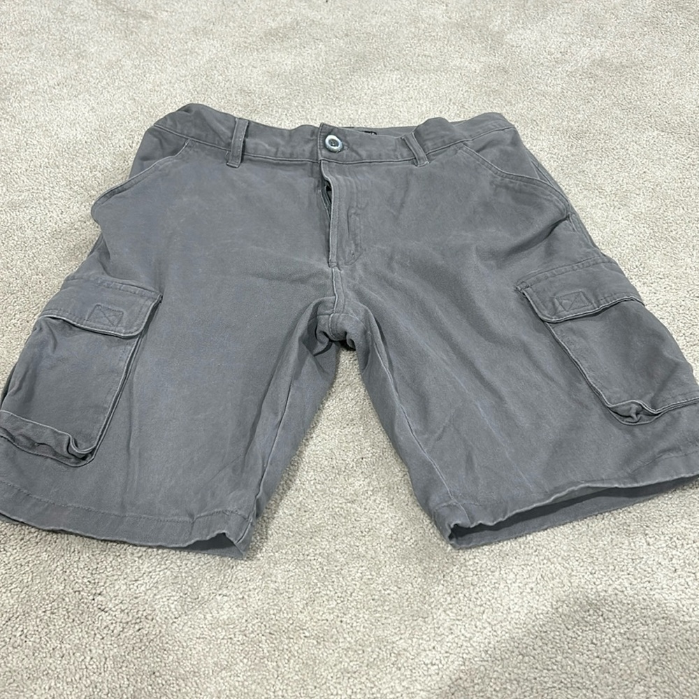 Mens wicked stitch gray cargo shorts size 34